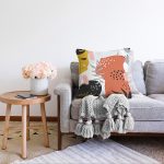 Beyaz Zemin Üzerinde Pastel Renkli Yaprak Desenli Modern Raşel Kadife Yastık Kırlent Kılıfı Realhomes