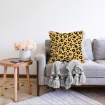 Renkli Zeminli Geometrik Desenli Dijital Baskılı Modern Raşel Kadife Yastık Kırlent Kılıfı Realhomes