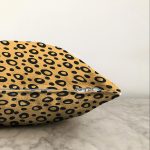 Renkli Zeminli Geometrik Desenli Dijital Baskılı Modern Raşel Kadife Yastık Kırlent Kılıfı Realhomes