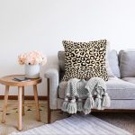 Renkli Zeminli Geometrik Desenli Dijital Baskılı Modern Raşel Kadife Yastık Kırlent Kılıfı Realhomes