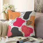 - Sonil-K-8060-Gorsel1 - Realhomes Beyaz Zemin Üzerinde Renkli Geometrik Desenli Dijital Baskılı Modern Raşel Kadife Yastık Kılıfı Realhomes