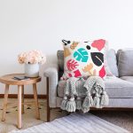 Beyaz Zeminli Renkli Yaprak Desenli Dijital Baskılı Modern Raşel Kadife Yastık Kırlent Kılıfı Realhomes