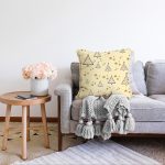 Renkli Zeminli Çam Ağacı Desenli Dijital Baskılı Modern Raşel Kadife Yastık Kırlent Kılıfı Realhomes