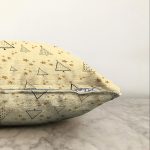 Renkli Zeminli Çam Ağacı Desenli Dijital Baskılı Modern Raşel Kadife Yastık Kırlent Kılıfı Realhomes