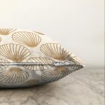 - Sonil-K-8084-Gorsel3 - Realhomes  Renkli Zeminli Deniz Kabuğu Desenli Dijital Baskılı Modern Raşel Kadife Yastık Kırlent Kılıfı Realhomes