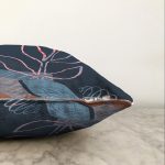 Rengarenk Zemin Üzerinde Pastel Desenli Çiçek Motifli Modern Raşel Kadife Yastık Kırlent Kılıfı Realhomes