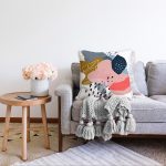 - Sonil-K-8090-Gorsel2 - Realhomes  Beyaz Zemin Üzerinde Pastel Renkli Yaprak Desenli Modern Raşel Kadife Yastık Kırlent Kılıfı Realhomes