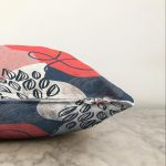 - Sonil-K-8091-Gorsel3 - Realhomes  Renkli Zemin Üzerinde Yaprak Motifli Dijital Baskılı Modern Raşel Kadife Yastık Kırlent Kılıfı Realhomes