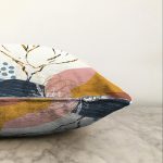 - Sonil-K-8092-Gorsel3 - Realhomes Beyaz Zemin Üzerinde Çiçek Desenli Dijital Baskılı Modern Raşel Kadife Yastık Kırlent Kılıfı Realhomes