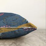 Renkli Zemin Üzerinde Pastel Renkli Yaprak Desenli Modern Raşel Kadife Yastık Kırlent Kılıfı Realhomes