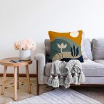 Renkli Zemin Üzerinde Yaprak Desenli Dijital Baskılı Modern Raşel Kadife Yastık Kırlent Kılıfı Realhomes