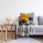 - Sonil-K-8096-Gorsel2 - Realhomes  Renkli Zemin Üzerinde Yaprak Desenli Dijital Baskılı Modern Raşel Kadife Yastık Kırlent Kılıfı Realhomes