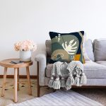 Renkli Zemin Üzerinde Yaprak Desenli Dijital Baskılı Modern Raşel Kadife Yastık Kırlent Kılıfı Realhomes