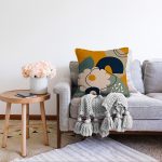 - Sonil-K-8099-Gorsel2 - Realhomes  Renkli Zemin Üzerinde Yaprak Desenli Dijital Baskılı Modern Raşel Kadife Yastık Kırlent Kılıfı Realhomes