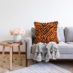 Renkli Zemin Üzerinde Siyah Zebra Motifli Raşel Kadife Yastık Kırlent Kılıfı Realhomes