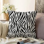 - Sonil-K-8105-Gorsel1 - Realhomes Beyaz Zeminli Siyah Geometrik Desenli Dijital Baskılı Modern Raşel Kadife Yastık Kırlent Kılıfı Realhomes