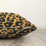 Renkli Zeminli Geometrik Desenli Dijital Baskılı Modern Raşel Kadife Yastık Kırlent Kılıfı Realhomes