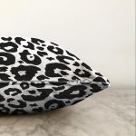 - Sonil-K-8111-Gorsel3 - Realhomes  Renkli Zeminli Geometrik Desenli Dijital Baskılı Modern Raşel Kadife Yastık Kırlent Kılıfı Realhomes