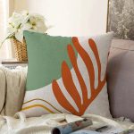 - Sonil-K-8115-Gorsel1 - Realhomes  Pastel Zemin Üzerinde Yaprak Desenli Dijital Baskılı Modern Raşel Kadife Yastık Kırlent Kılıfı Realhomes