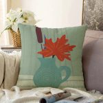 - Sonil-K-8125-Gorsel1 - Realhomes  Pastel Zemin Üzerinde Vazo Desenli Dijital Baskılı Modern Raşel Kadife Yastık Kırlent Kılıfı Realhomes