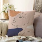 - Sonil-K-8130-Gorsel1 - Realhomes Pastel Renkli Zeminli Bayan Silüetli Dijital Baskılı Modern Raşel Kadife Yastık Kırlent Kılıfı Realhomes