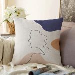 - Sonil-K-8131-Gorsel1 - Realhomes  Pastel Zemin Üzerinde Onedraw Çizimli Bayan Silüeti Raşel Kadife Yastık Kırlent Kılıfı Realhomes