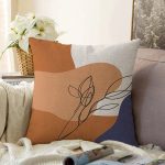 - Sonil-K-8135-Gorsel1 - Realhomes  Pastel Zemin Üzerinde Onedraw Çizimli Yaprak Desenli Raşel Kadife Yastık Kırlent Kılıfı Realhomes