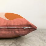 - Sonil-K-8153-Gorsel3 - Realhomes  Pastel Zemin Üzerinde Güneş Desenli Dijital Baskılı Modern Raşel Kadife Yastık Kırlent Kılıfı Realhomes