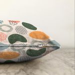 - Sonil-K-8162-Gorsel3 - Realhomes  Beyaz Zeminli Geometrik Desenli Dijital Baskılı Modern Raşel Kadife Yastık Kırlent Kılıfı Realhomes