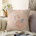 - Sonil-K-8171-Gorsel1 - Realhomes  Pastel Zemin Üzerinde Antik Desenli Dijital Baskılı Modern Raşel Kadife Yastık Kırlent Kılıfı Realhomes