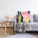 Renkli Zeminli Geometrik Desenli Dijital Baskılı Modern Raşel Kadife Yastık Kırlent Kılıfı Realhomes