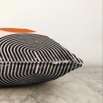 - Sonil-K-8187-Gorsel3 - Realhomes  Renkli Zeminli Geometrik Desenli Dijital Baskılı Modern Raşel Kadife Yastık Kırlent Kılıfı Realhomes