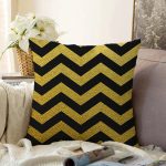 - Sonil-K-8202-Gorsel1 - Realhomes  Gold Zemin Üzerinde Siyah Geometrik Zigzag Desenli Modern Raşel Kadife Yastık Kırlent Kılıfı Realhomes
