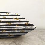 - Sonil-K-8211-Gorsel3 - Realhomes  Beyaz Zemin Üzerinde Siyah Çizgili Gold Detay Yapraklı Raşel Kadife Yastık Kırlent Kılıfı Realhomes