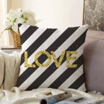 - Sonil-K-8212-Gorsel1 - Realhomes Beyaz Zemin Üzerinde Siyah Yatay Çizgili Gold Renkli Love Yazılı Raşel Kadife Kırlent Kılıfı Realhomes