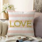 Beyaz Zemin Üzerinde Renkli Çizgili Gold Detaylı Love Yazılı Raşel Kadife Yastık Kırlent Kılıfı Realhomes