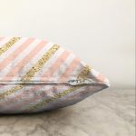 - Sonil-K-8215-Gorsel3 - Realhomes Beyaz Zeminli Pembe Yatay Çizgili Dijital Baskılı Modern Raşel Kadife Yastık Kırlent Kılıfı Realhomes