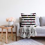 - Sonil-K-8232-Gorsel2 - Realhomes Beyaz Zemin Üzerinde Yatay Çizgili Renkli Puantiyeli Raşel Kadife Yastık Kırlent Kılıfı Realhomes