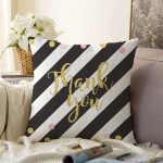 Beyaz Zemin Üzerinde Siyah Yatay Çizgili Gold Renkli Yazılı Raşel Kadife Yastık Kırlent Kılıfı Realhomes