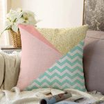 - Sonil-K-8250-Gorsel1 - Realhomes  Beyaz Zemin Üzerinde Renkli Geometrik Desenli Dijital Baskılı Modern Raşel Kadife Yastık Kılıfı Realhomes