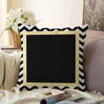 Beyaz Zemin Üzerinde Gold Detaylı Siyah Zigzag Desenli Raşel Kadife Yastık Kırlent Kılıfı Realhomes