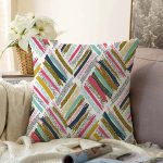- Sonil-K-8253-Gorsel1 - Realhomes  Beyaz Zemin Üzerinde Renkli Geometrik Desenli Dijital Baskılı Modern Raşel Kadife Yastık Kılıfı Realhomes