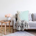 - Sonil-K-8256-Gorsel2 - Realhomes  Renkli Zeminli Geometrik Desenli Dijital Baskılı Modern Raşel Kadife Yastık Kırlent Kılıfı Realhomes