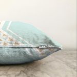 - Sonil-K-8256-Gorsel3 - Realhomes  Renkli Zeminli Geometrik Desenli Dijital Baskılı Modern Raşel Kadife Yastık Kırlent Kılıfı Realhomes