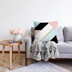 - Sonil-K-8261-Gorsel2 - Realhomes  Renkli Zemin Üzerinde Gold Detaylı Geometrik Çizimli Raşel Kadife Yastık Kırlent Kılıfı Realhomes