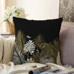 - Sonil-K-8290-Gorsel1 - Realhomes  Siyah Zemin Üzerinde Gold Detaylı Yaprak Desenli Modern Raşel Kadife Yastık Kırlent Kılıfı Realhomes