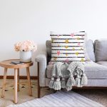 - Sonil-K-8292-Gorsel2 - Realhomes  Beyaz Zemin Üzerinde Siyah Çizgili Renkli Yıldız Desenli Raşel Kadife Yastık Kırlent Kılıfı Realhomes