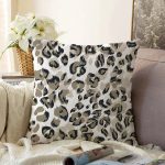 - Sonil-K-8295-Gorsel1 - Realhomes Beyaz Zemin Üzerinde Renkli Geometrik Desenli Dijital Baskılı Modern Raşel Kadife Yastık Kılıfı Realhomes