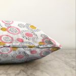 Beyaz Zemin Üzerinde Gold Detaylı Renkli Puantiye Desenli Raşel Kadife Yastık Kırlent Kılıfı Realhomes