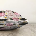 - Sonil-K-8299-Gorsel3 - Realhomes  Beyaz Zemin Üzerinde Siyah Yatay Çizgili Çiçek Desenli Raşel Kadife Yastık Kırlent Kılıfı Realhomes